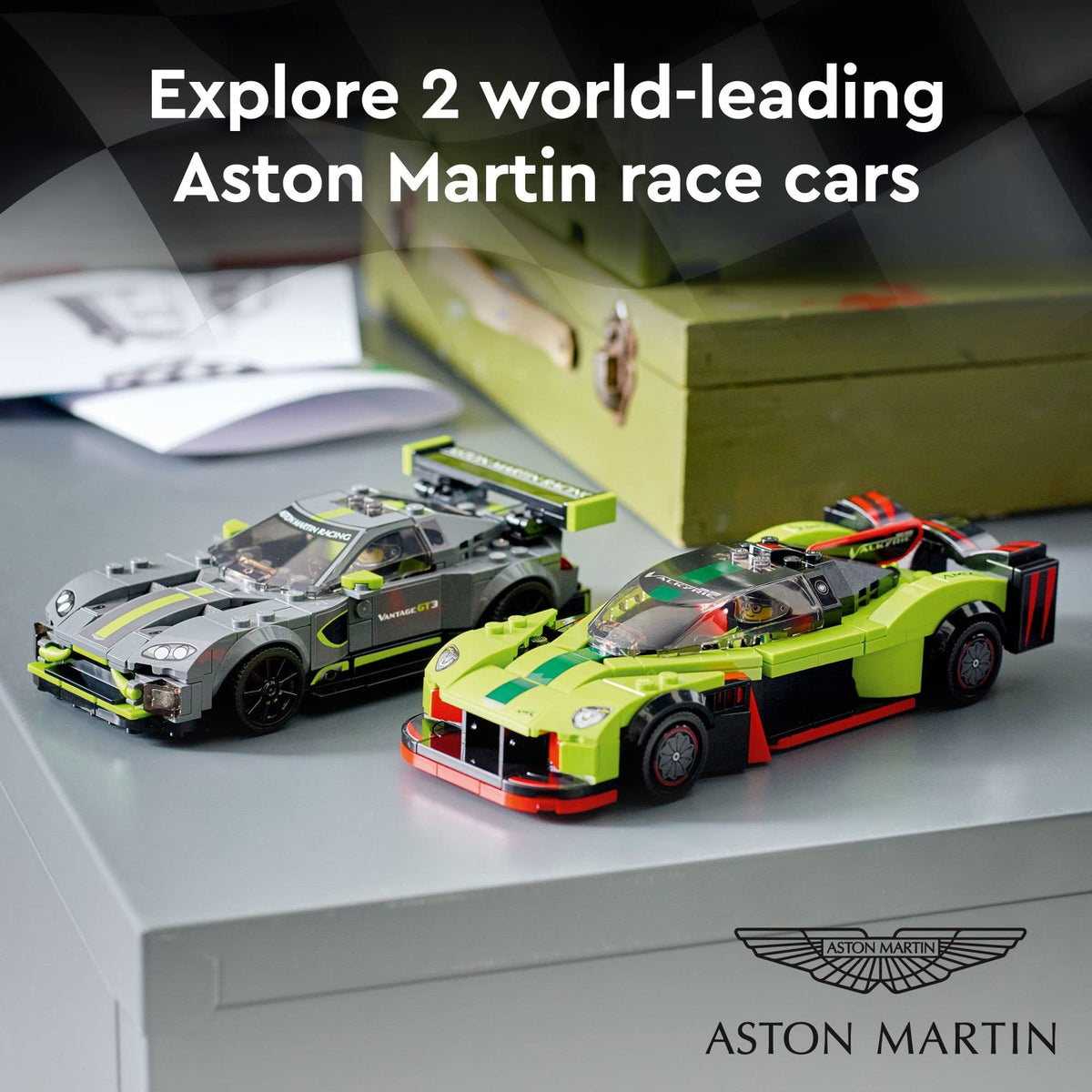 Race Car and Toy Set with 2 Driver Minifigures Y5812